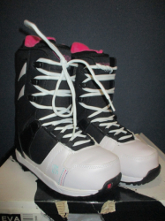 Nové snowboardové boty NIDECKER EVA LACE 26,5cm, NOVÉ