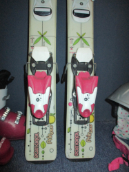 ROSSIGNOL PRINCESS 80cm + Lyžáky 17,5cm + Přilba